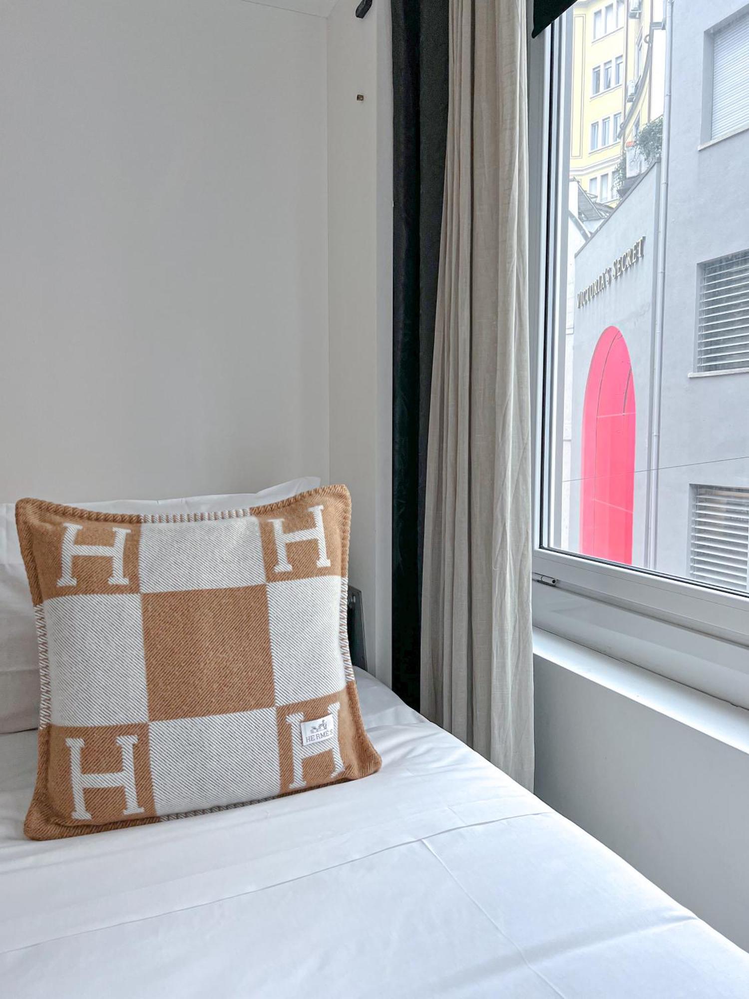 The Boutique Houses - Iconic Suite In Galleria Duomo With Private Parking 米兰 外观 照片