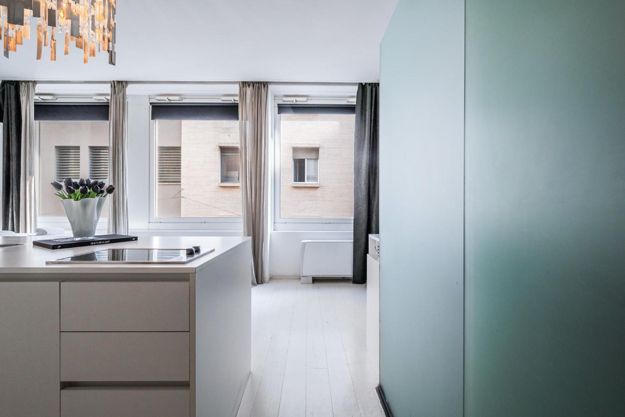 The Boutique Houses - Iconic Suite In Galleria Duomo With Private Parking 米兰 外观 照片