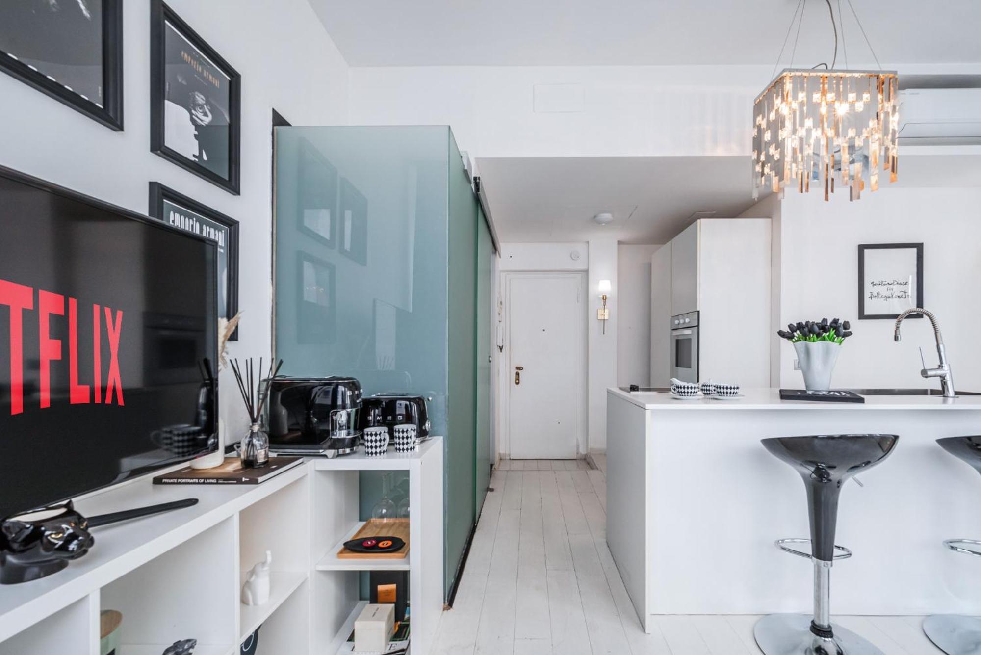 The Boutique Houses - Iconic Suite In Galleria Duomo With Private Parking 米兰 外观 照片